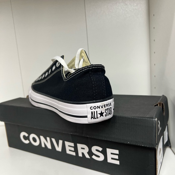 🔥 Converse Black and White Low-Top Men shoes size 12 NEW - Picture 3 of 3